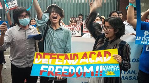 kabataan scandal|2 kabataang estudyante, naaktuhang nagtatalik sa CR ng isang .